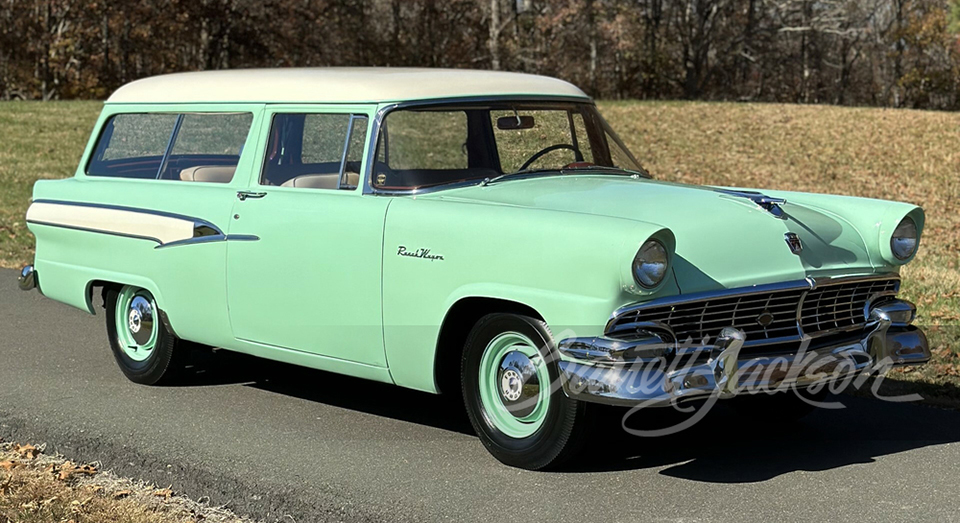 1956 Ford Ranch Wagon  right front