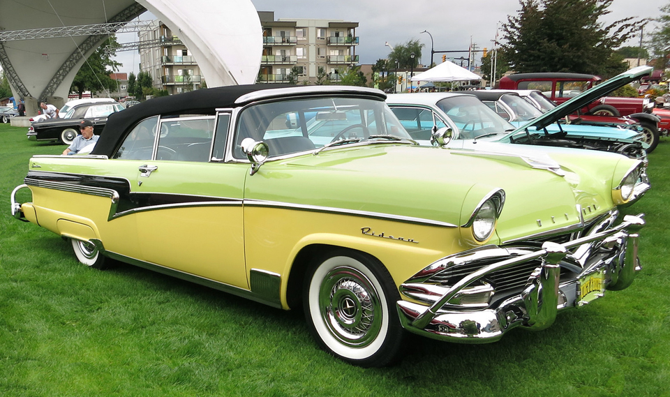 1956 Meteor Rideau Sunliner  top up  right front